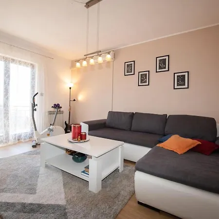 Elvis Apartment